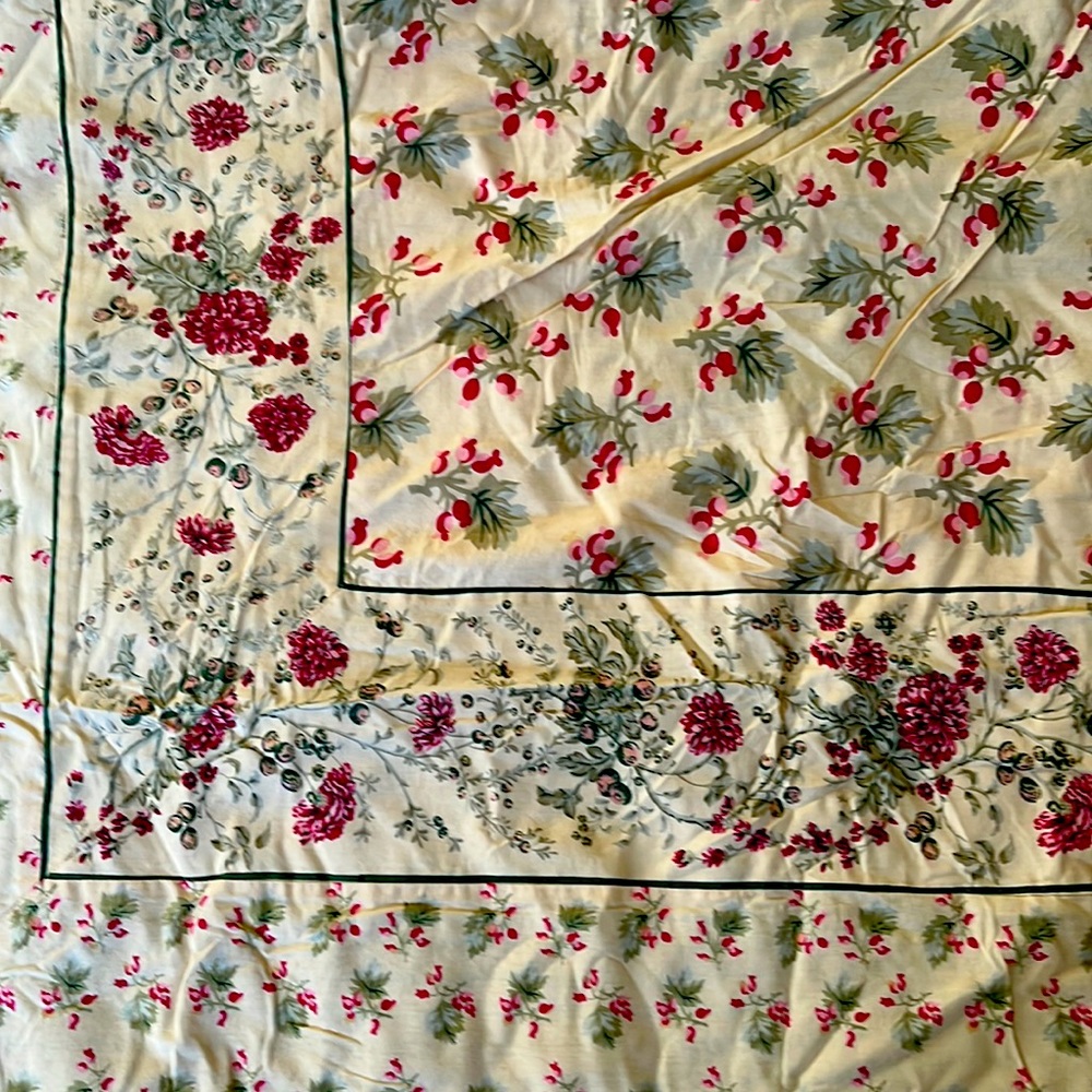 EUC April Cornell Queen Size Duvet with Pillow Shams